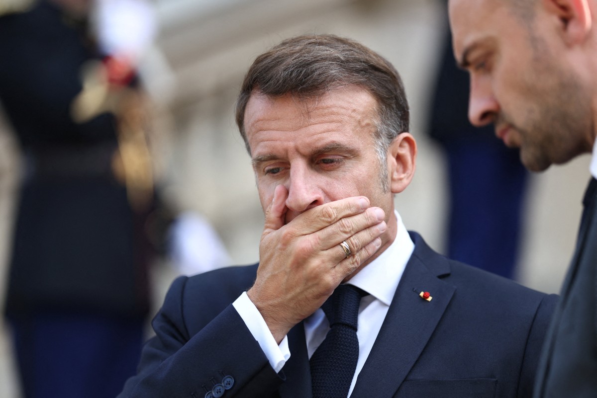 France embassy staff in Tehran detained, Paris calls Iranian chargé d'affaires