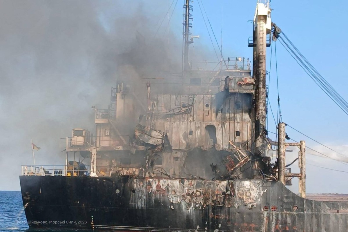 Russia attacks Ukrainian ships carrying military cargo in port of Mykolaiv