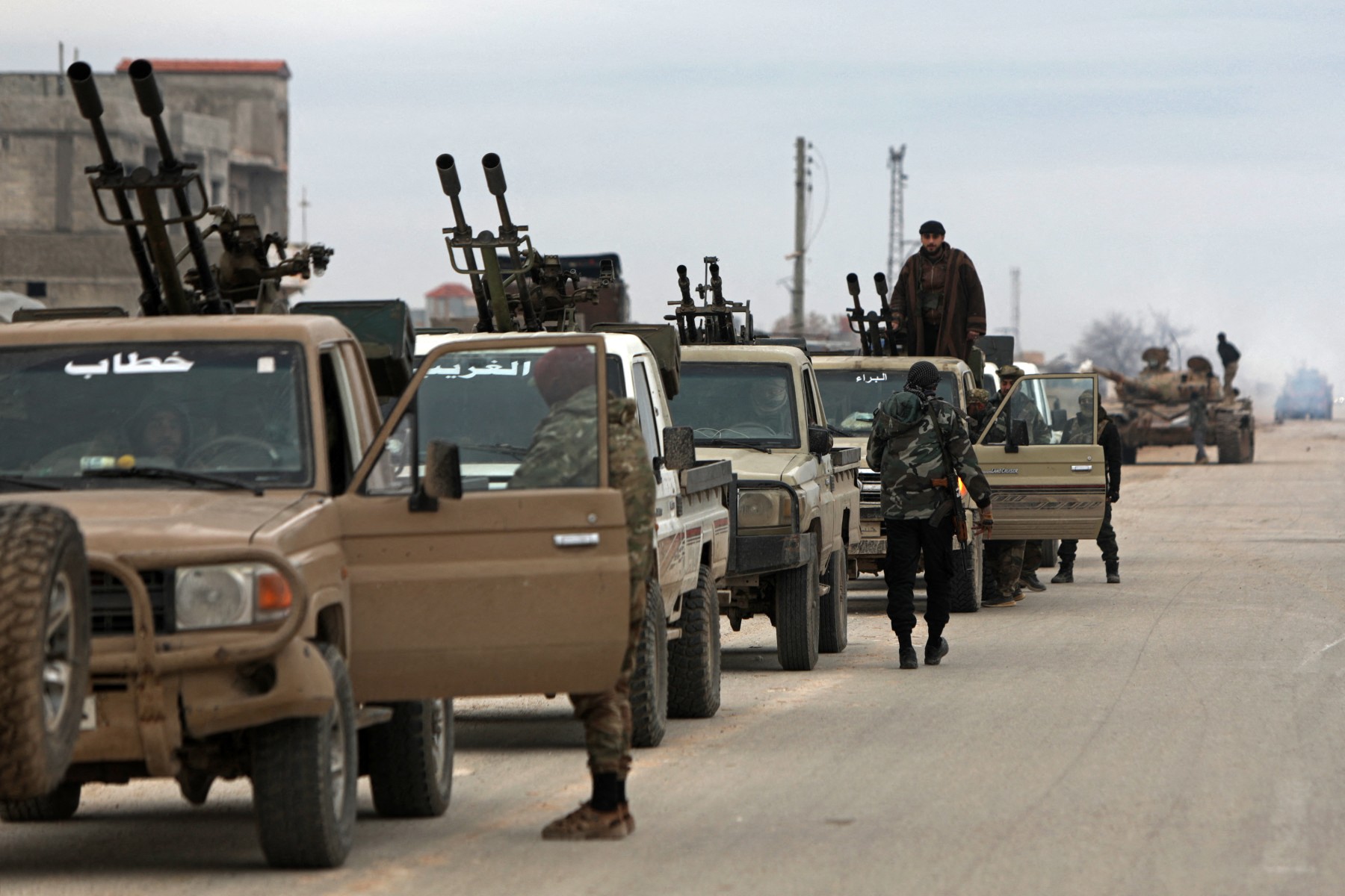 Syrian army declares nationwide military alert, deploys reinforcements to Iraq border