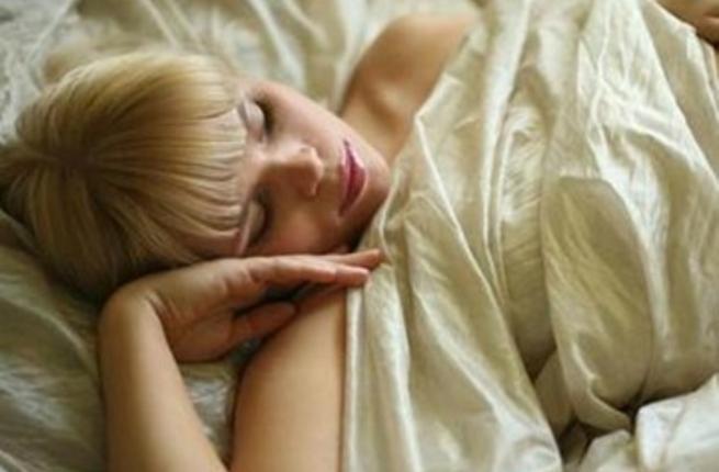 7 أسباب لإستيقاظك متعبا في الصباح جزء 1 البوابة