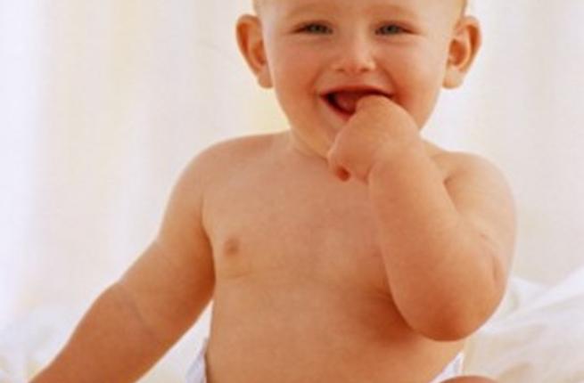 8 مؤشرات على أن طفلك الرضيع مريض البوابة