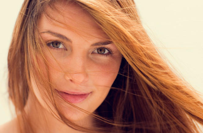 5 إبتسامات تستعملها النساء عند التودد للرجال البوابة