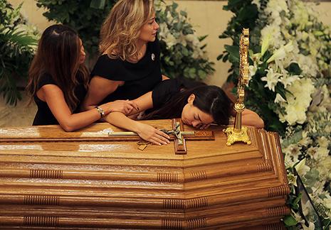 Family Friends And Fans Bid Farewell To Iconic Singer Melhem Barakat Al Bawaba