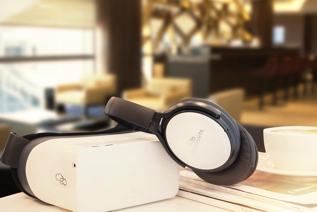 Etihad Airways Trials Virtual Reality Technology For Future Airport Lounge Experience Al Bawaba Etihad airways and emirates are trialling skylights' bravo evo headset, while travellers visiting aviapartner's lounge at fiumicino airport can use inflight vr's own solution. etihad airways trials virtual reality