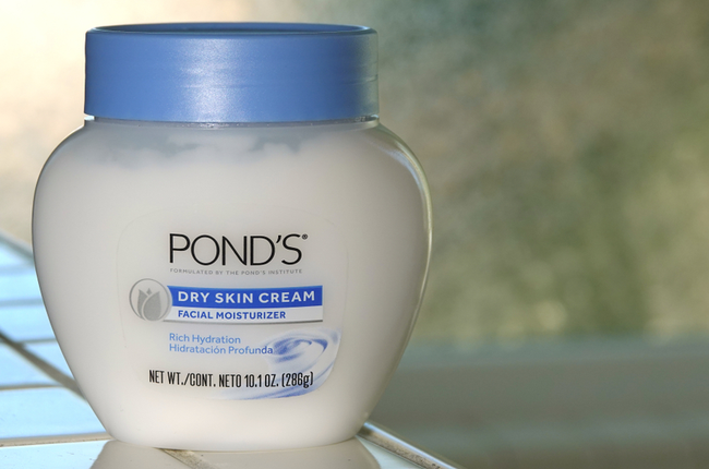 كريم تفتيح الوجه من الصيدلية "بوندز" (Ponds Dry Skin Cream Facial Moisturizer)