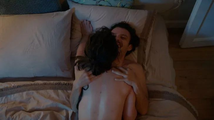 Özge Özpirinççi Salih Bademci Baris Deniz sex love romance scenes İlk ve Son First And Last seks aşk sahneleri