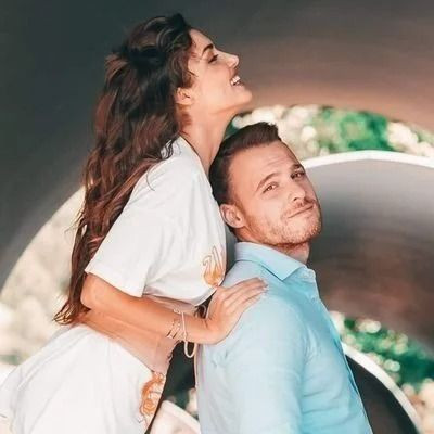 Kerem Bürsin ve Hande Erçel'in İlişkisinin Bittiğini Doğrulayan 4 İpucu