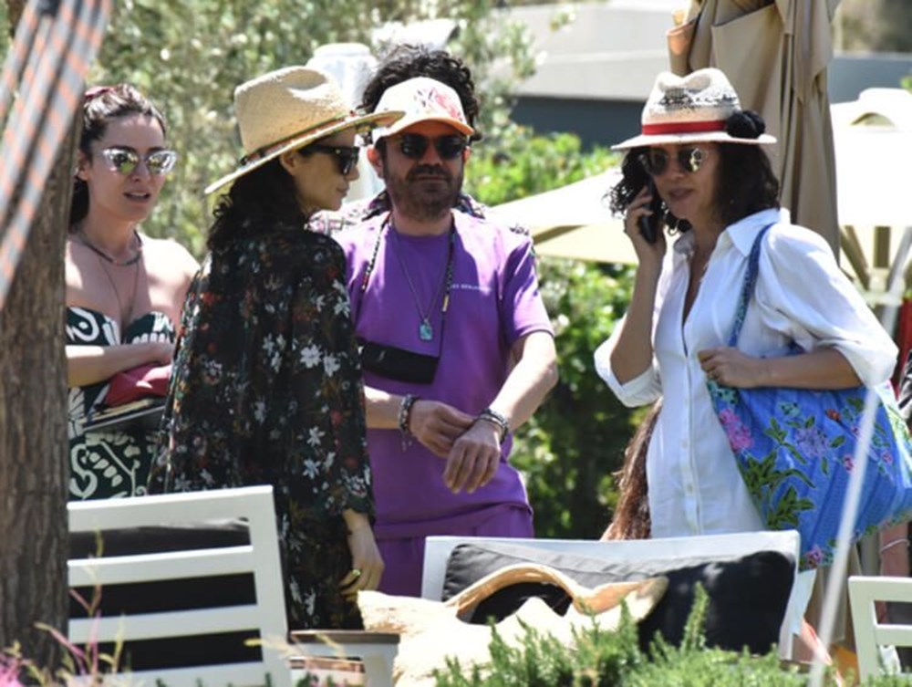 Beren Saat black swimsuit siyah mayosu Bodrum Kenan Doğulu