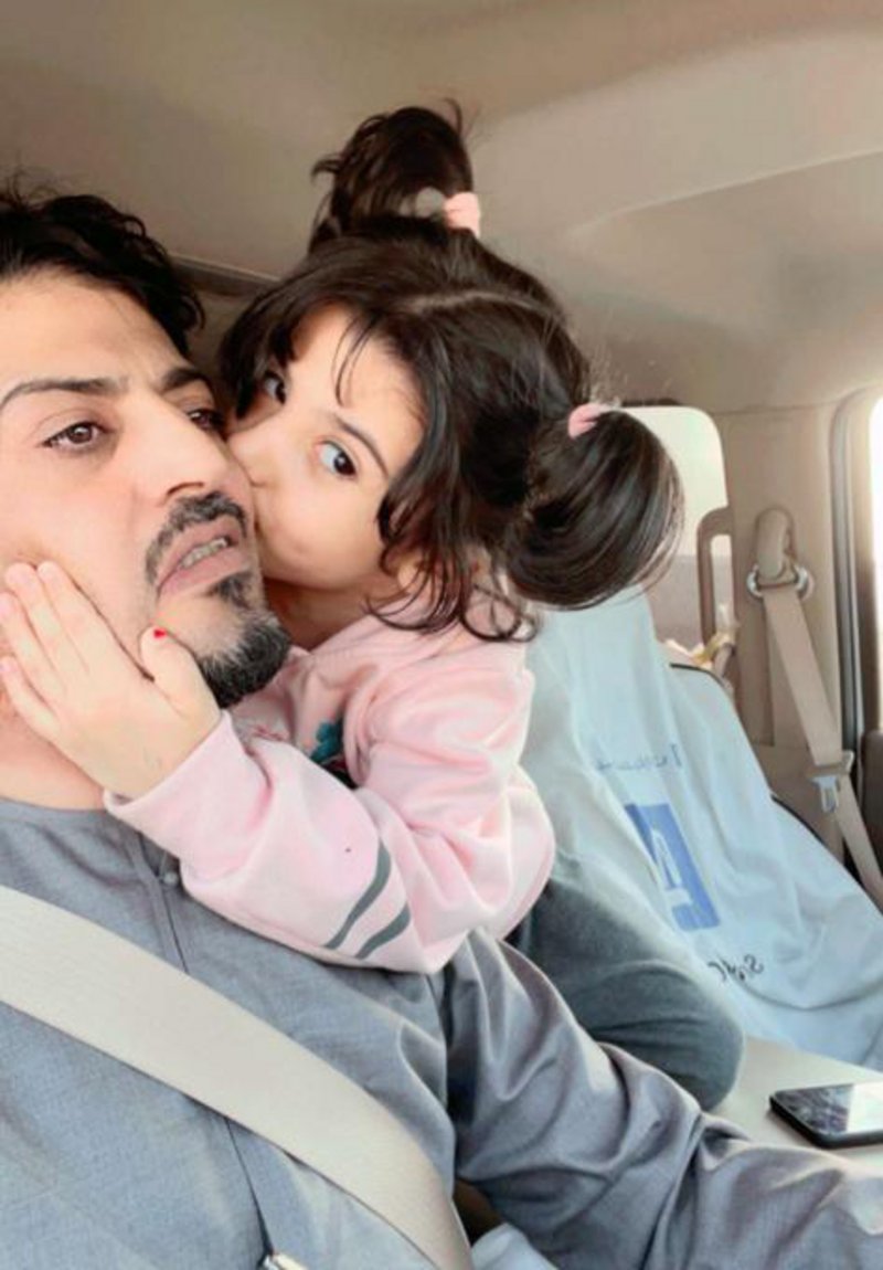 ""محمد الشمري وابنته