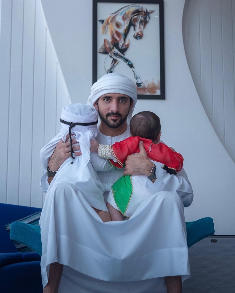 "الشيخ حمدان مع راشد وشيخة"