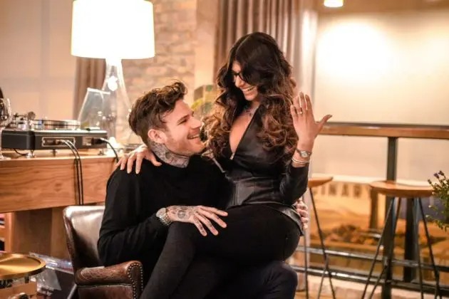 خطوبة ميا خليفة