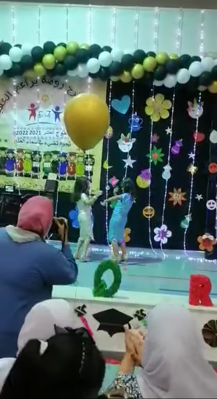 رقص شرقي لطالبات روضة يثير استياء الأهالي في الأردن