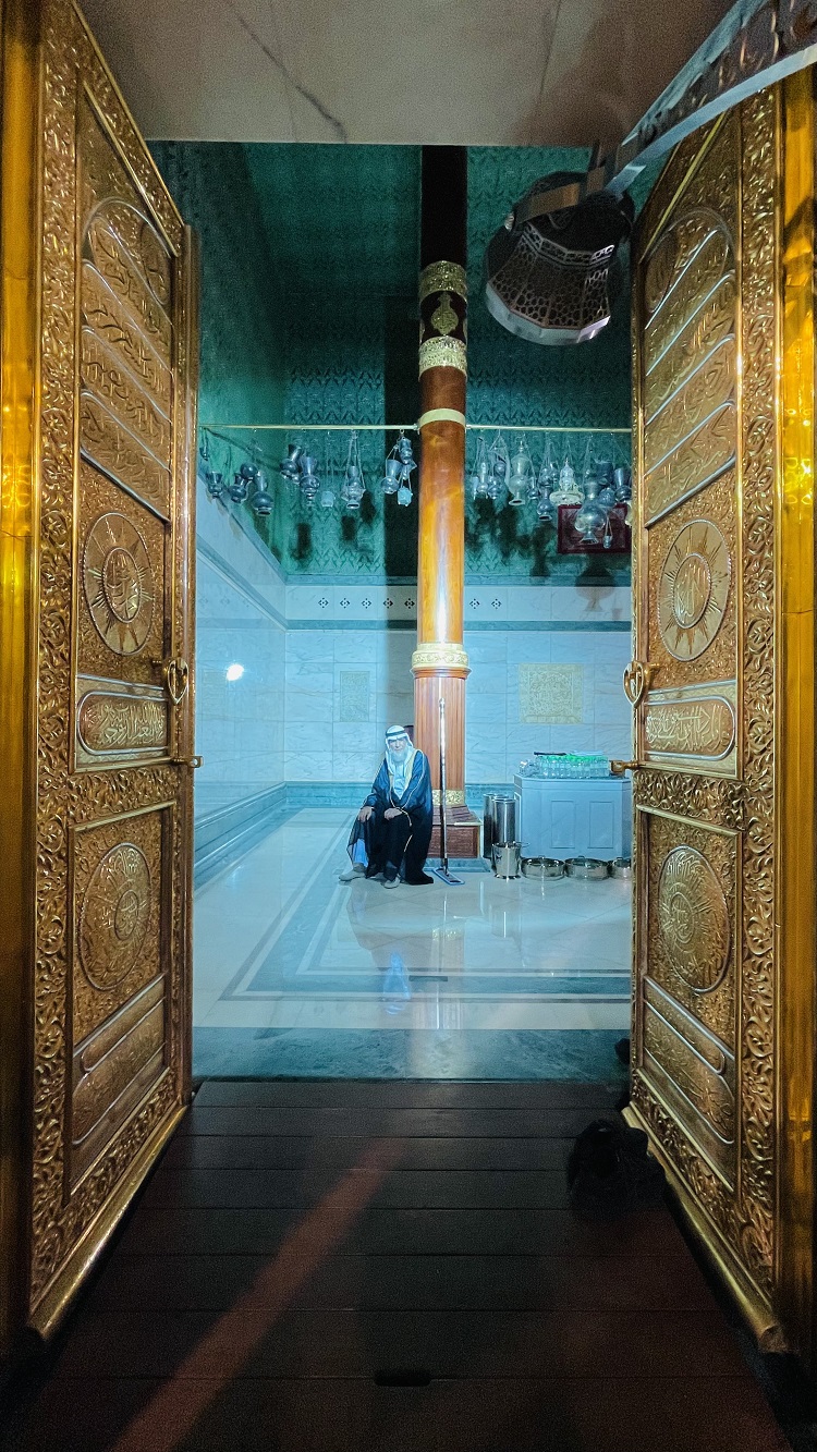الكعبة المشرفة من الداخل