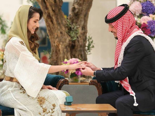 خطوبة الأمير الحسين و رجوة آل سيف