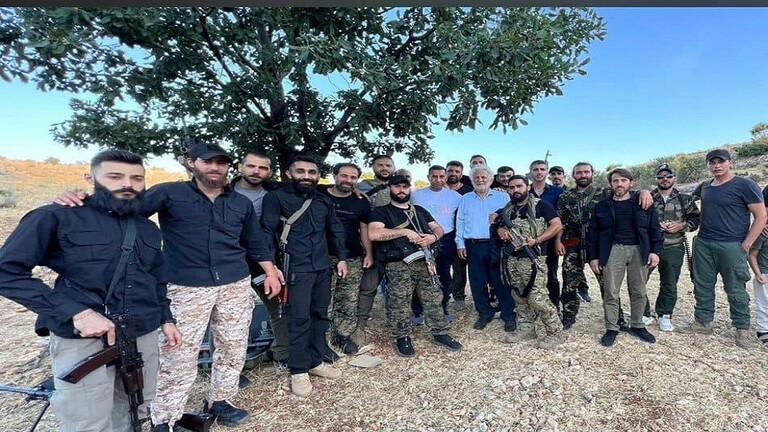 سفير العراق في بيروت وسط الجماعة المسلحة