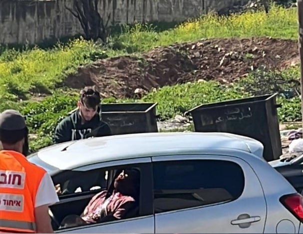 السيارة المستهدفة عند حاجز حواره في نابلس