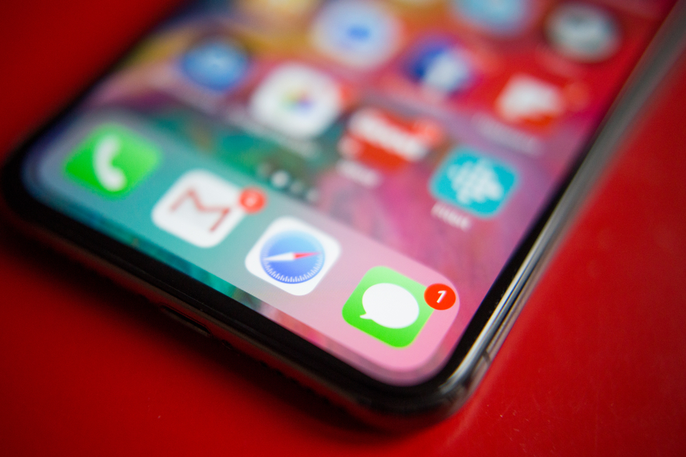  التحديثات على iMessage في نظام التشغيل "آي أو أس 15"  (IOS15)