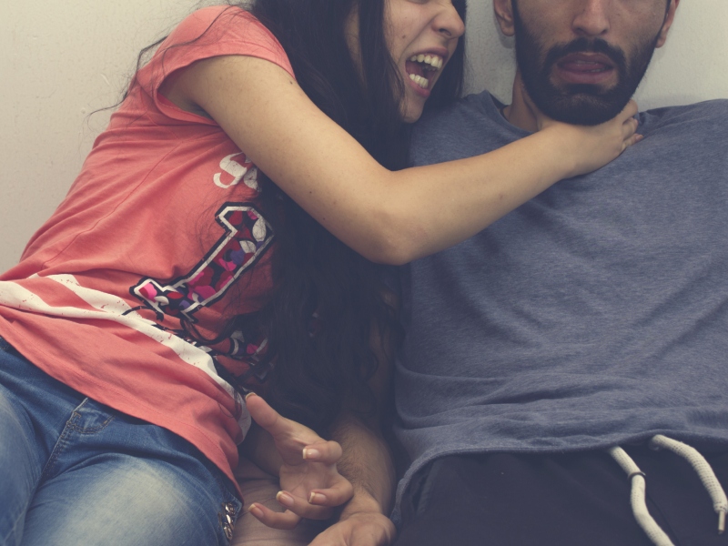 9 تفسيرات لرؤية الزوج في الحلم