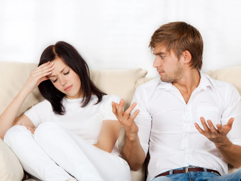 5 علامات تدل على أنه يتظاهر بحبك