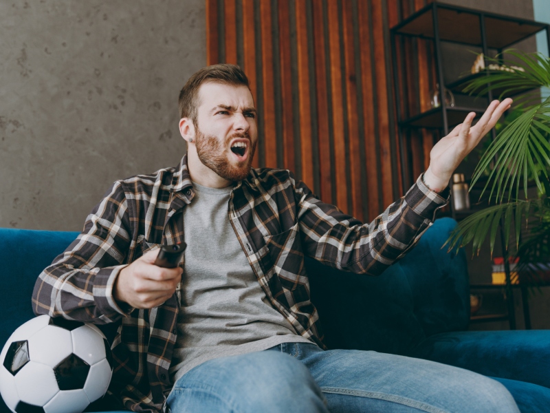 كيف تتعامل مع خسارة فريقك المفضل في كأس العالم؟