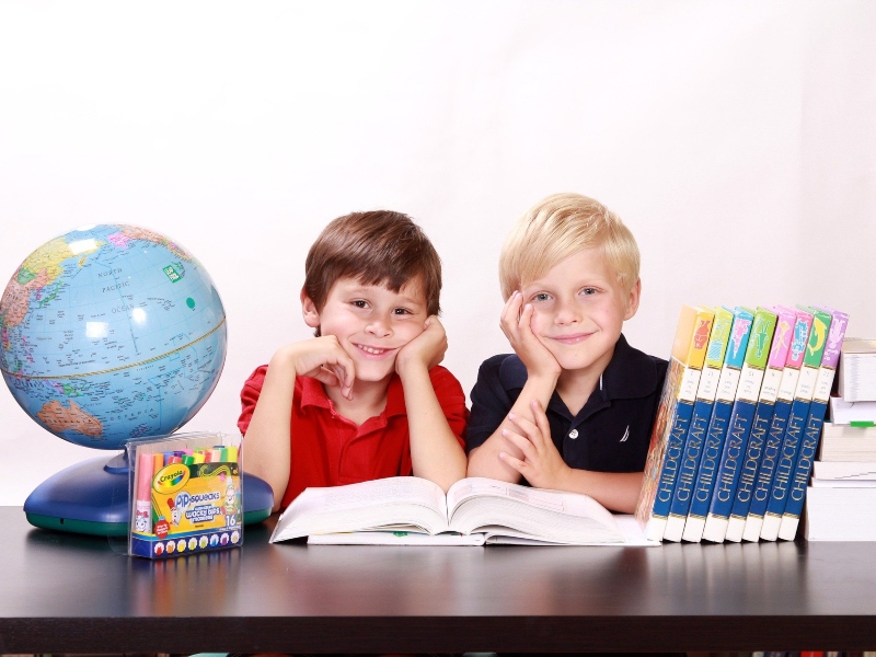كيف تساعد طفلك على تكوين صداقات جديدة؟