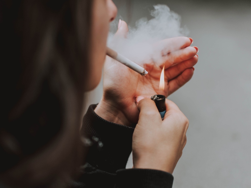 علاقات البوابة: 6 عادات تستنزف أموالك