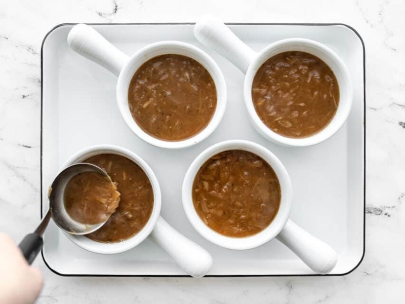 وصفات خريفية: شوربة البصل الفرنسي الكلاسيكي