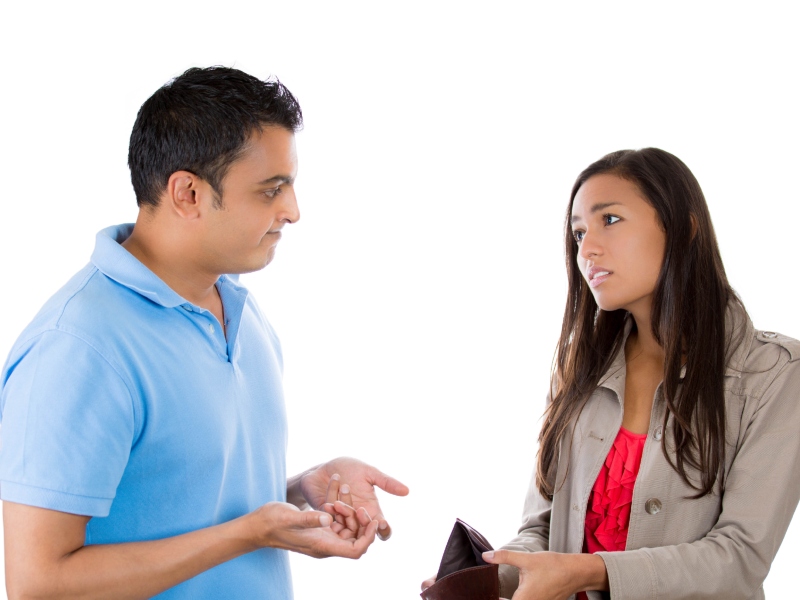 6 علامات تدل على أن زوجك أناني وغير مسؤول