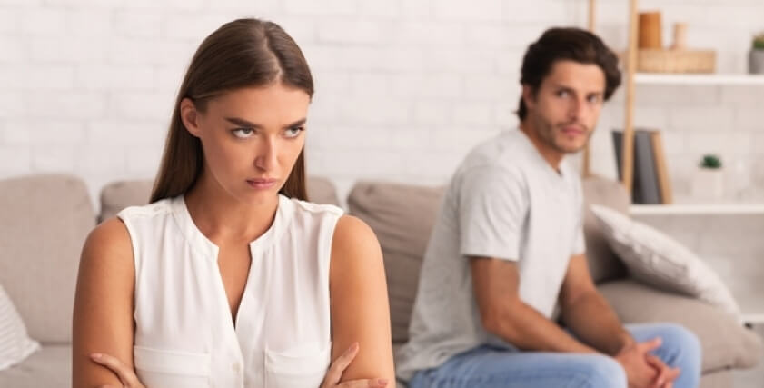 اتخاذها قرارات بدون استشارة الزوج