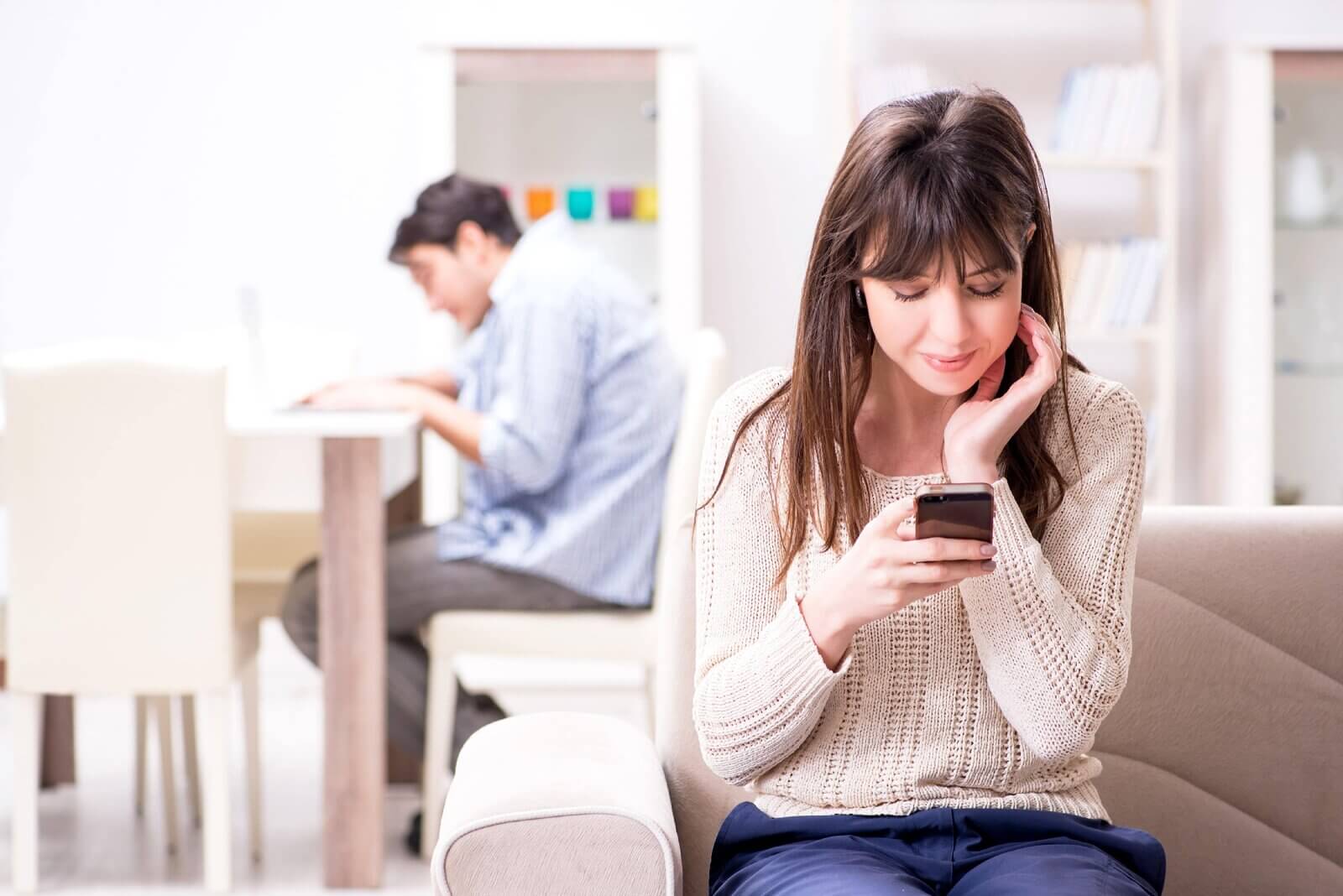 الأسباب التي تدفع الزوجة لتكره زوجها