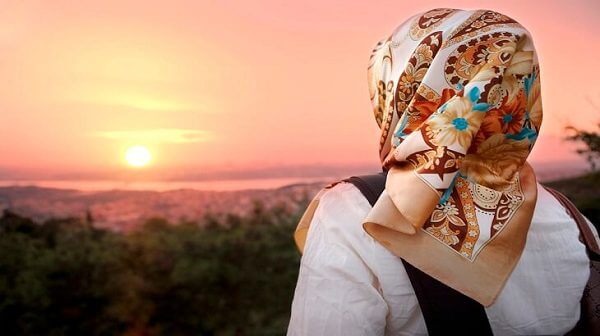 تفسير رؤية امرأة جميلة لا اعرفها في المنام
