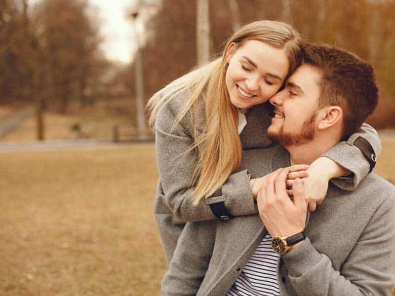 تفسير رؤية امرأة لا اعرفها في المنام للرجل