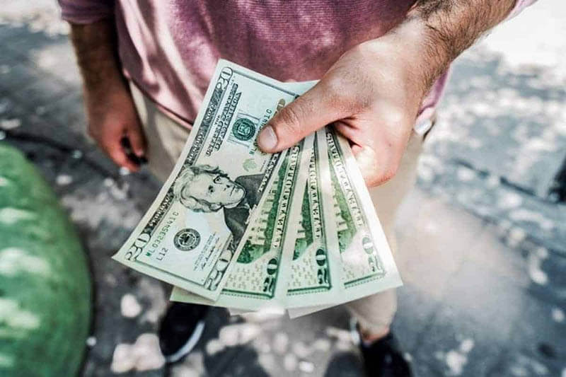 تفسير رؤية دفع المال في المنام 