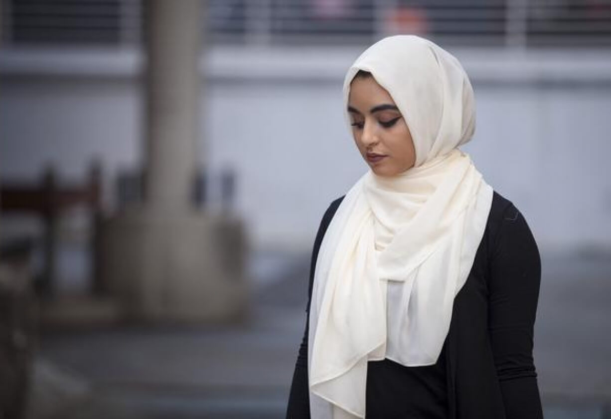 رؤية الخمار في المنام للمطلقة