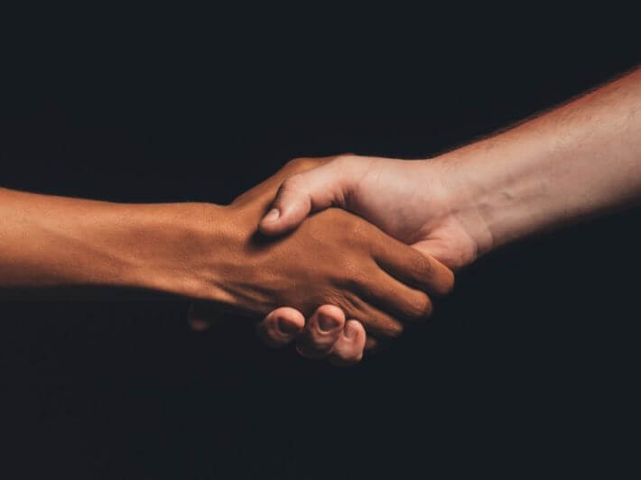 عبارات عن التسامح بين الأصدقاء