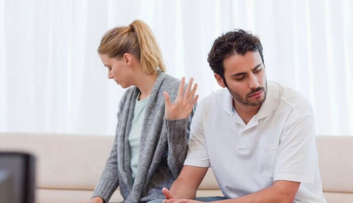علامات تدل على إهمال الزوج زوجته
