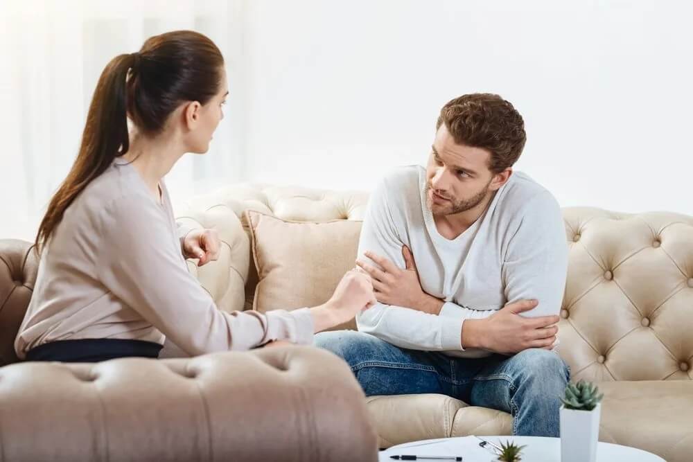 كيف التعامل مع الزوج المهين لزوجته