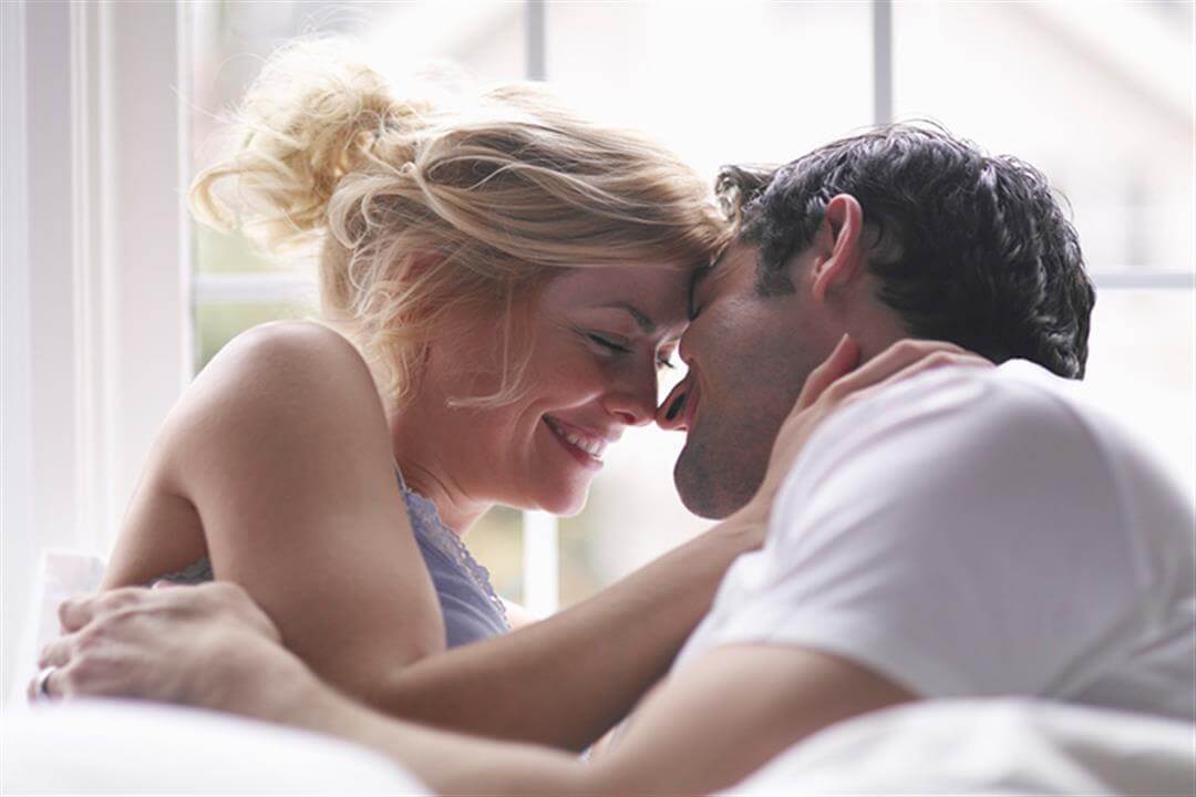 ممارسة العلاقة الحميمة في المنام مع الزوج