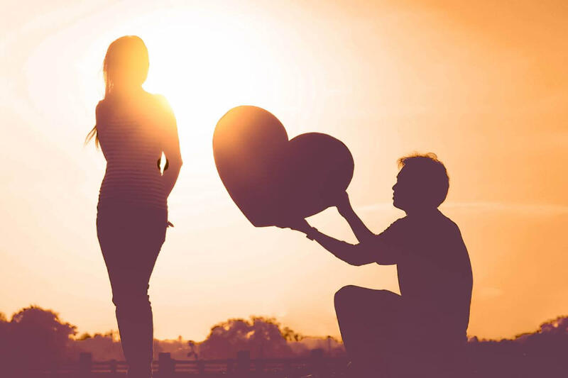 من يقع في الحب أسرع الرجل أم المرأة