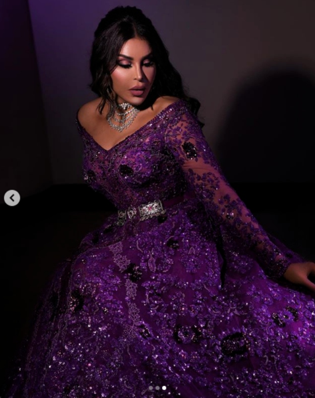 موديلات فساتين خطوبة من الفنانة الامارتية أحلام بمناسبة عيد ميلادها 