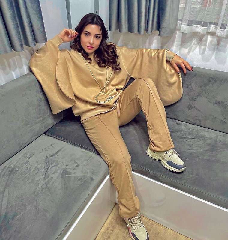 أجمل إطلالات الفنانة اللبنانية سارة أبي كنعان في مسلسل "الثمن"