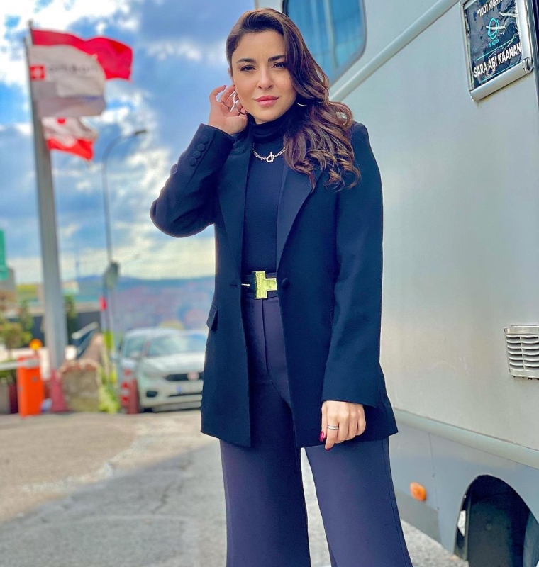 أجمل إطلالات الفنانة اللبنانية سارة أبي كنعان في مسلسل "الثمن"