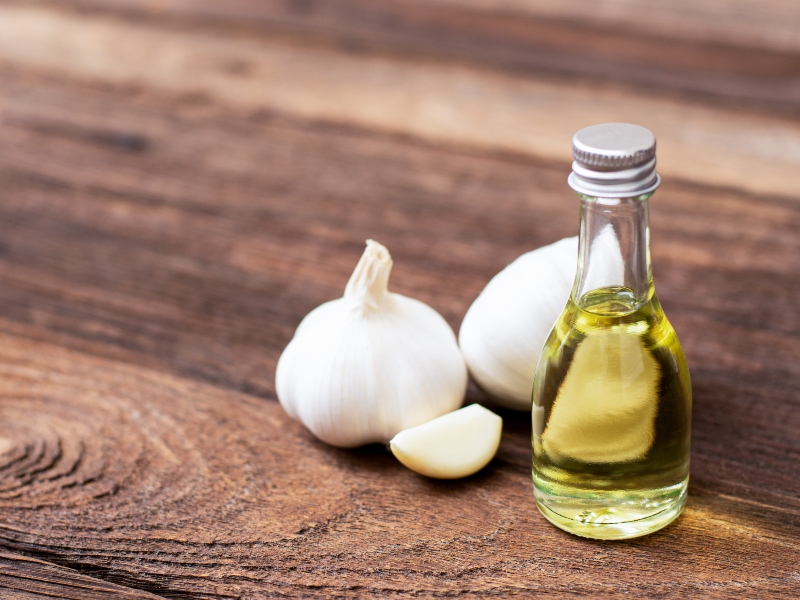 فوائد زيت الزيتون مع الثوم 