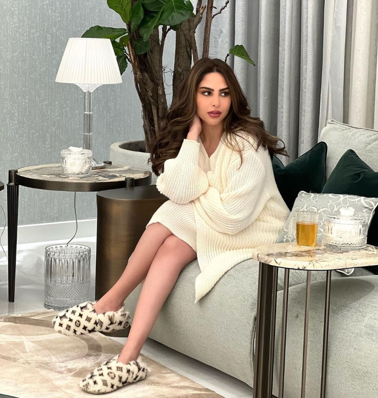 إطلالات أنيقة للصبايا مستوحاة من فوز الفهد بمناسبة اليوم الوطني الإماراتي