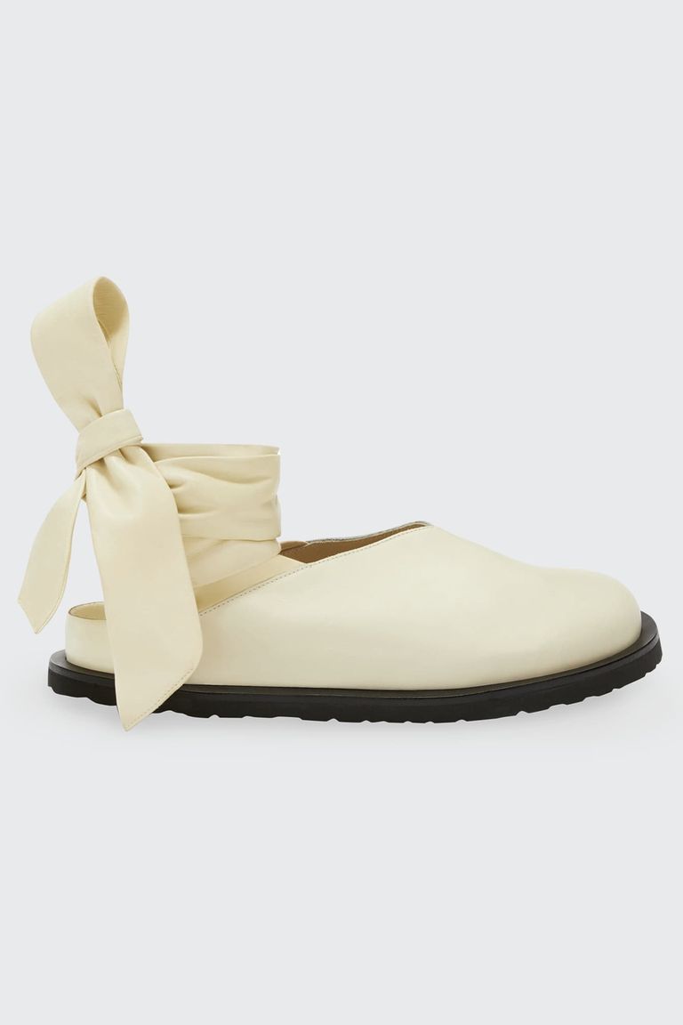 تعرفي على أبرز القباقيب Clogs في ساحة الموضة اليوم 