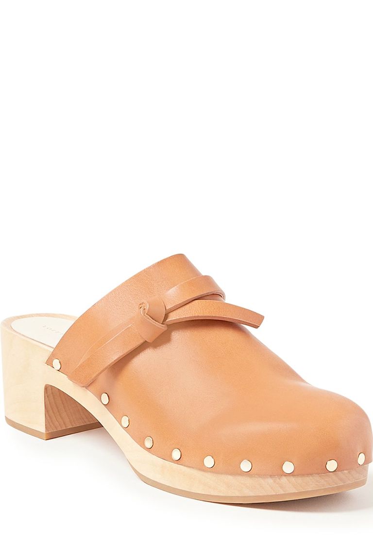 تعرفي على أبرز القباقيب Clogs في ساحة الموضة اليوم 