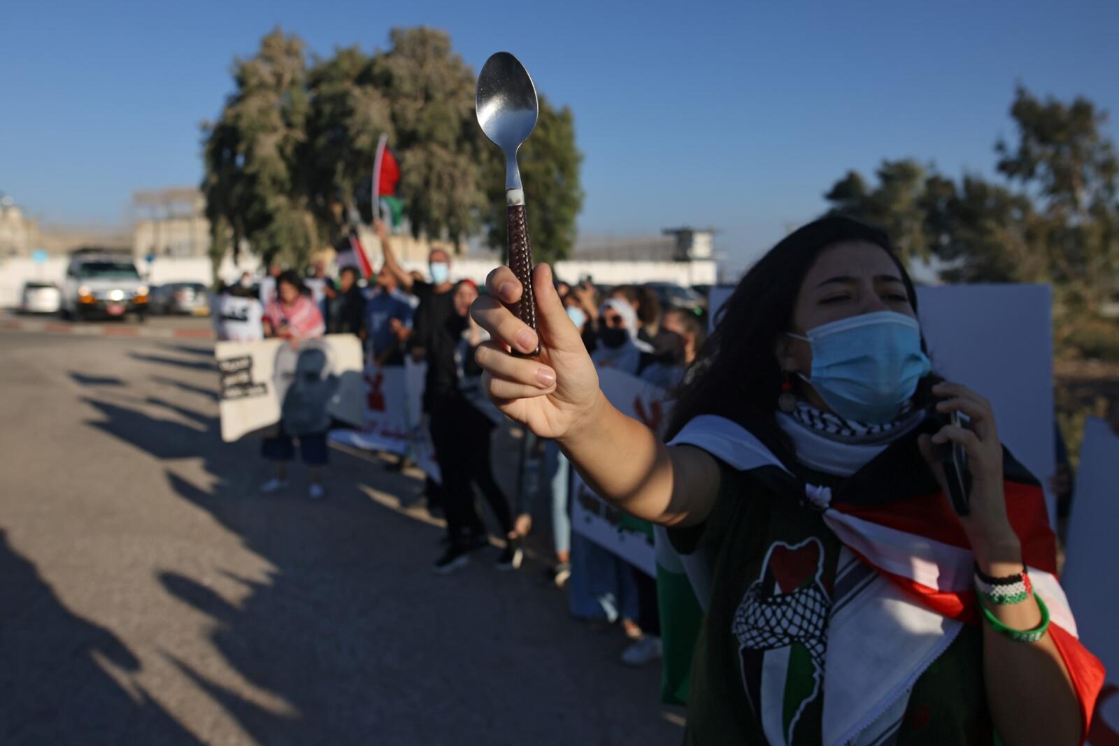 فعالية للتضامن مع الأسرى الفلسطينيين