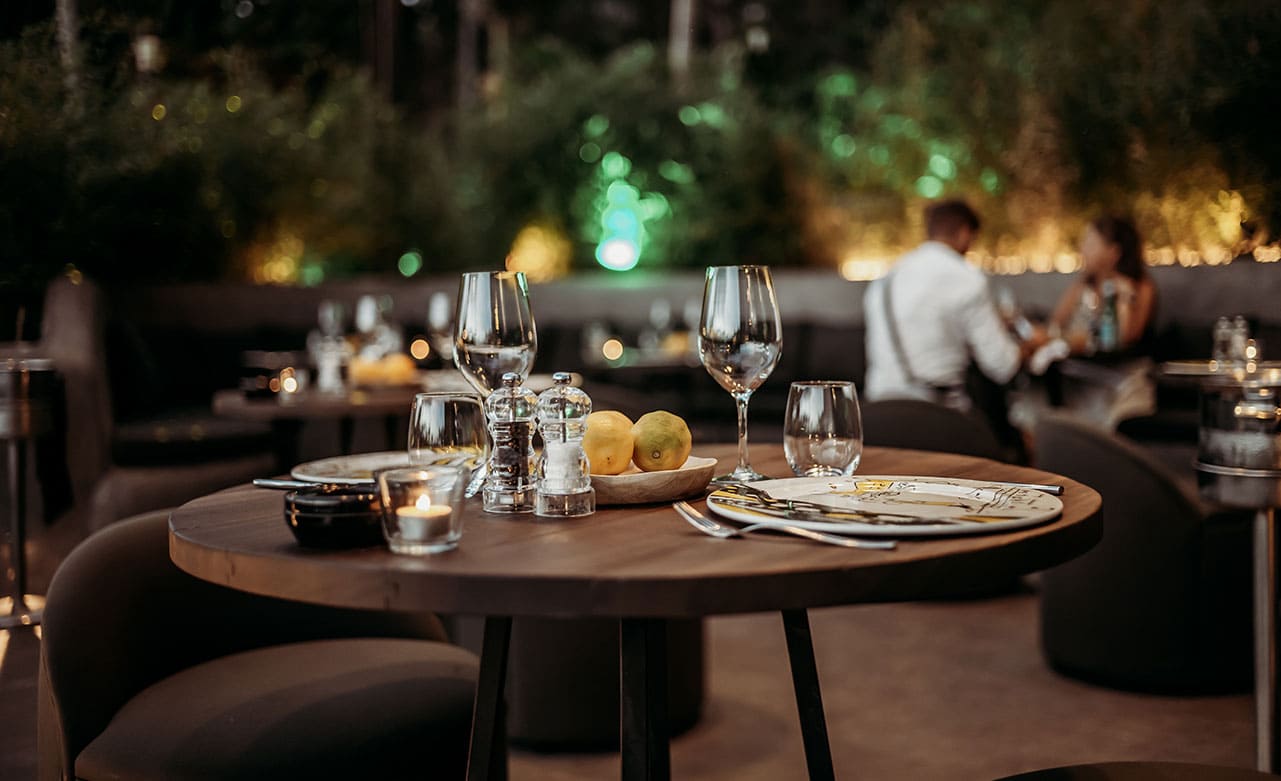 الخدمات التي يقدمها مركز تسوق اوت لت ازميت لزواره