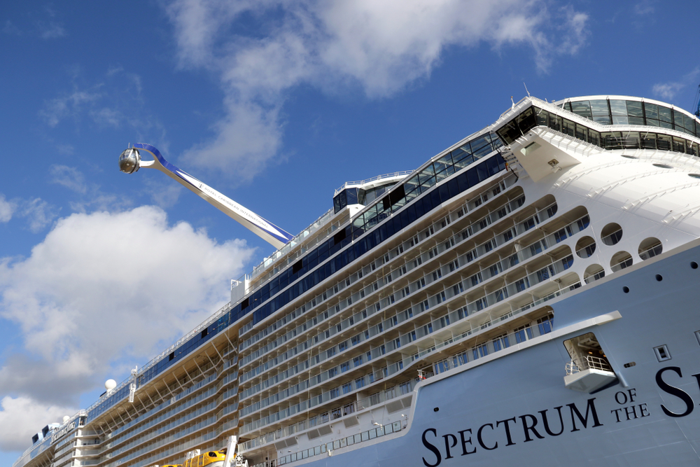 World S Largest Passenger Ship Pays 964 000 To Cross Egypt S Suez Canal Al Bawaba