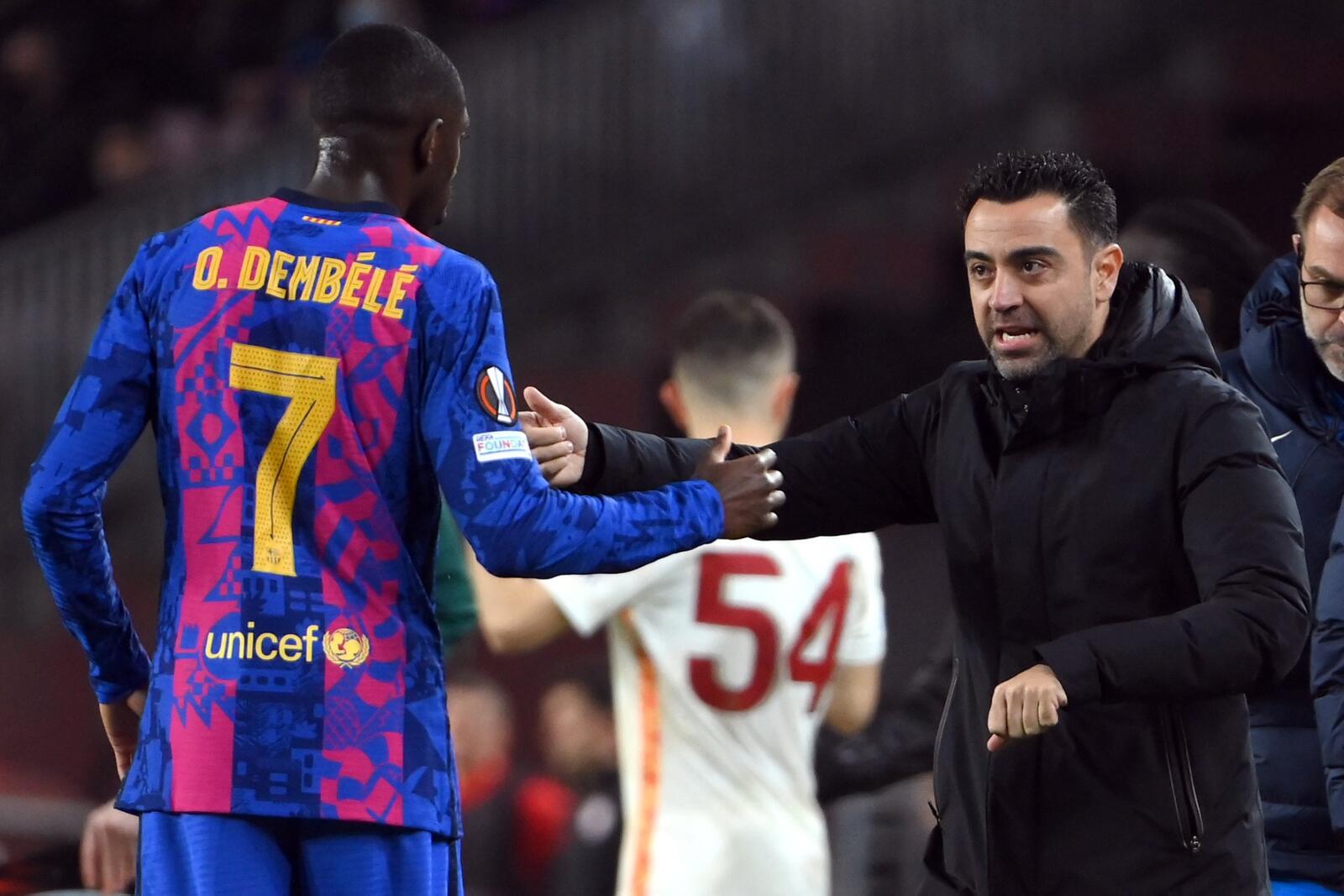 تشافي مدرب برشلونة يرغب ببقاء ديمبيلي